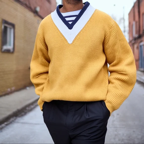 Sweater - Picture 2 of 5